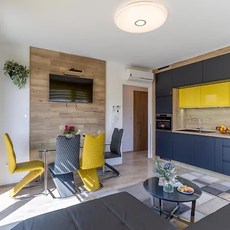 Sunset 409 With Pool - Happy Διαμέρισμα Fonyód